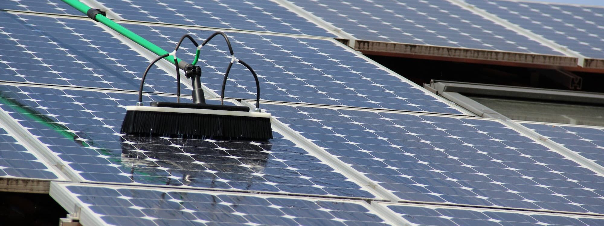 Quel est l&#8217;impact de l&#8217;emplacement géographique sur l&#8217;entretien des panneaux solaires ? Bischwiller